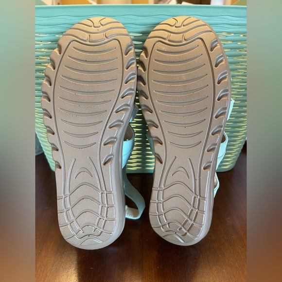 Skechers Women Parallel Stylin Suede
Peep-toe Slingback Wedge Sandals NWOT - Picture 7 of 7